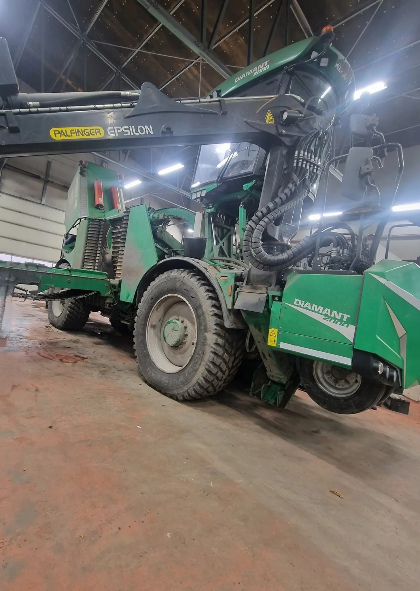 Albach Diamant 2000 i vår verkstad - Nybro Hydraulik och Maskinservice